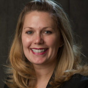 Lauryn headshot