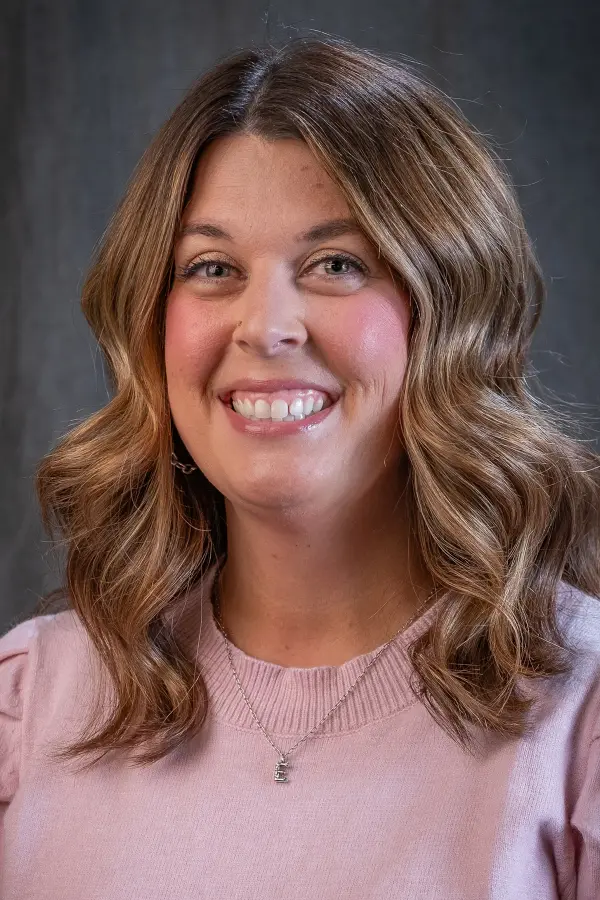 Elisabeth's headshot