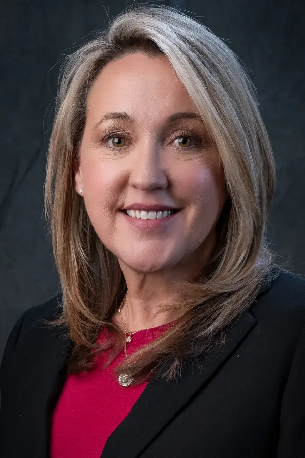 Stephanie's headshot