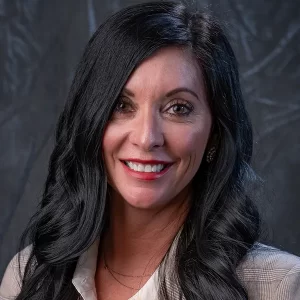 Lindsay's headshot